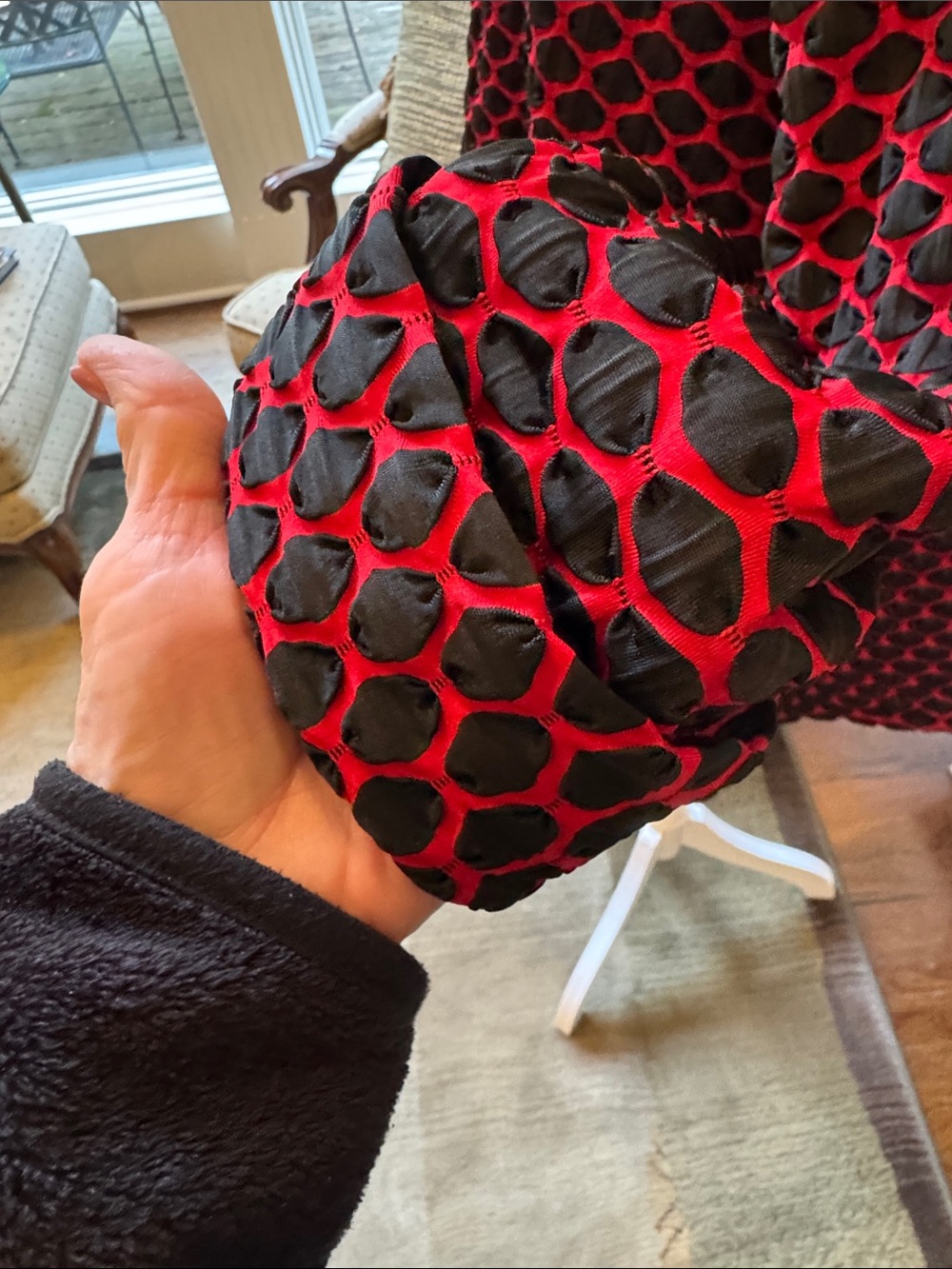 Women’s -Sz L- Red & Black Honeycombed Pattern Toggle Asymmetrical Jacket-Coat - Picture 6 of 11